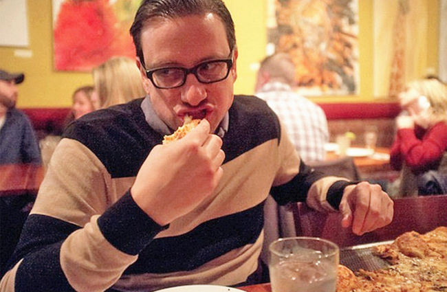 老外大叔25年每天吃披萨,吃喜爱的食物死亡也很幸福--置顶表情